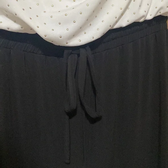 Brand: Calvin Klein
Size: 10
Color: black & white - Picture 3 of 4